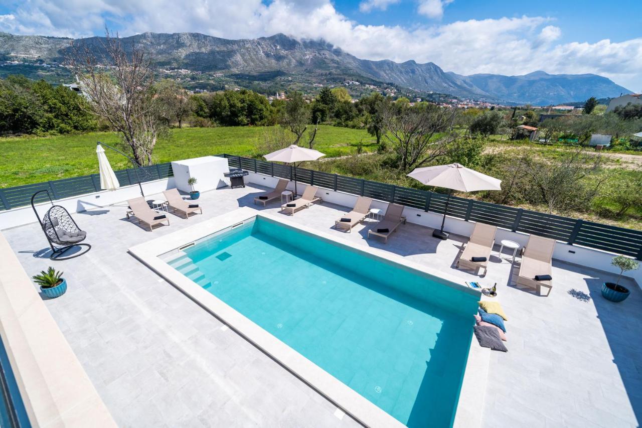 Villa Invigo - Brand New Private Pool Villa 米利尼 外观 照片