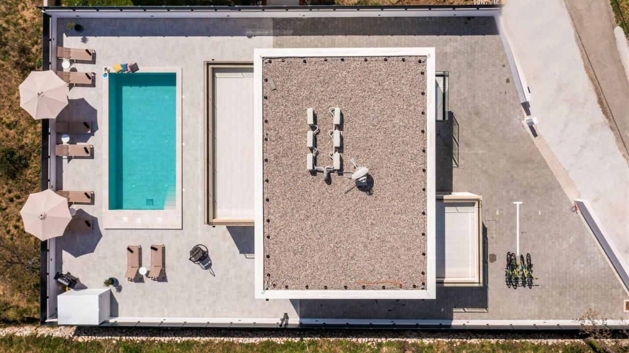 Villa Invigo - Brand New Private Pool Villa 米利尼 外观 照片